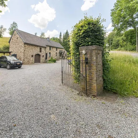 بيت للعطل With Garden تو